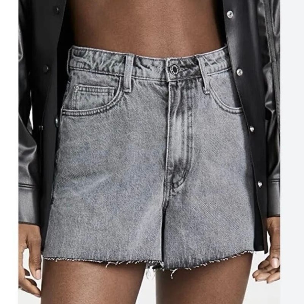 NWT WeWoreWhat REVOLVE The Boyfriend Denim Icon Jean Shorts in Washed Gray - 29
